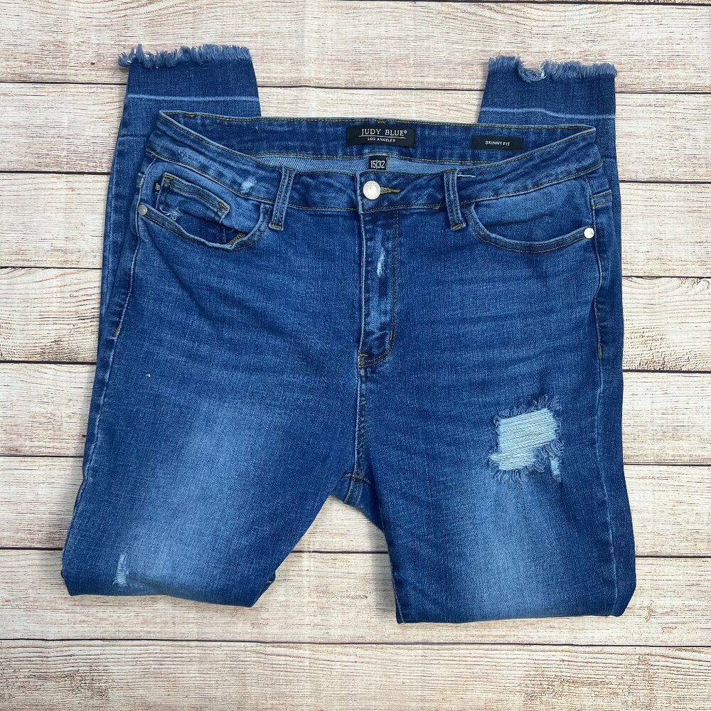 Judy Blue Medium Wash Blue Skinny Fit Jeans Size 15/32‎ Distressed